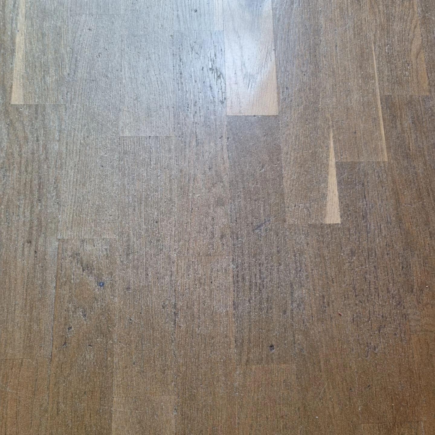 Restauración de suelo de madera en Sabadell, estado inicial