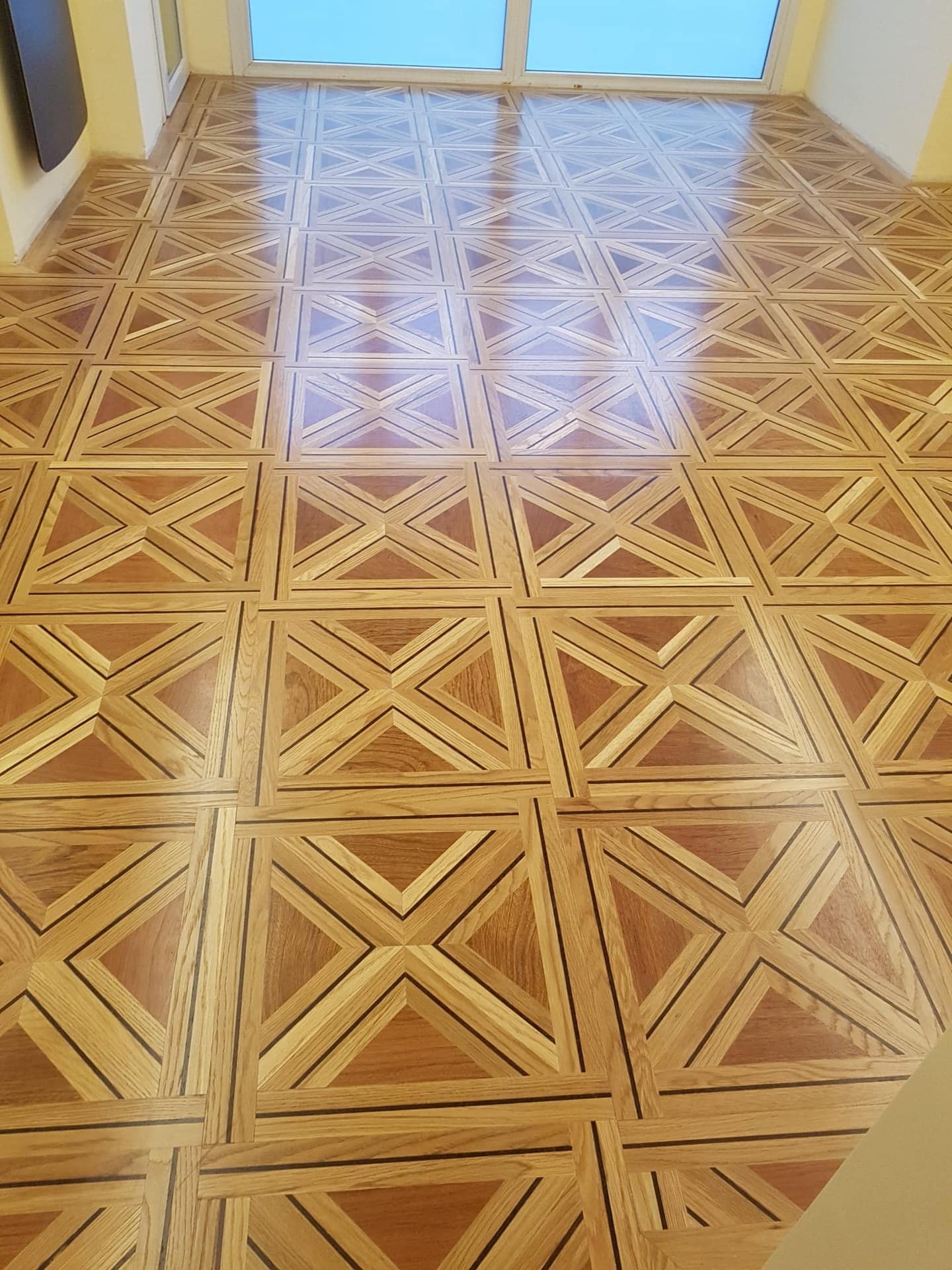Tarima de exterior en una terraza